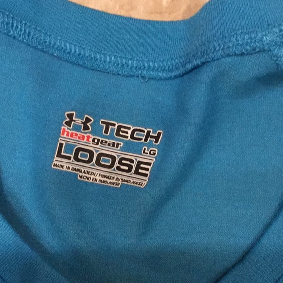 Under armor shirt - Picture 3 of 4